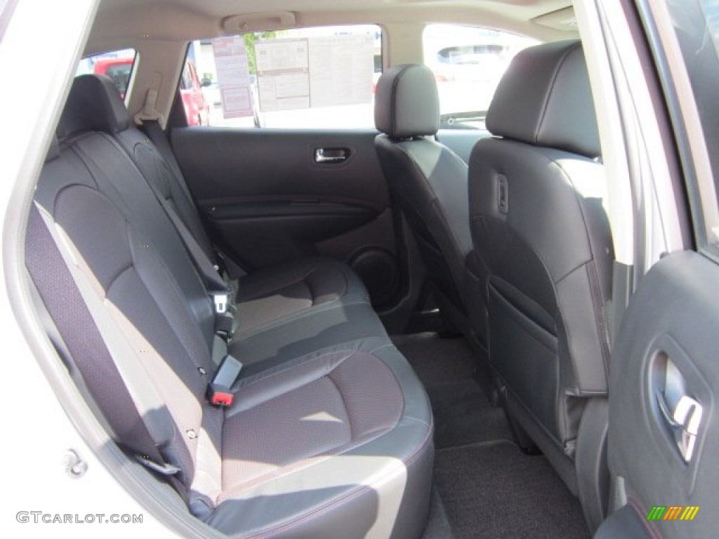 2011 Rogue SL AWD - Silver Ice Metallic / Black photo #18