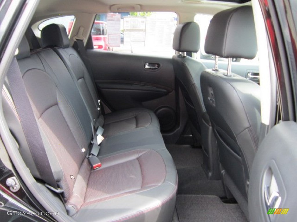 2011 Rogue SL AWD - Wicked Black / Black photo #7