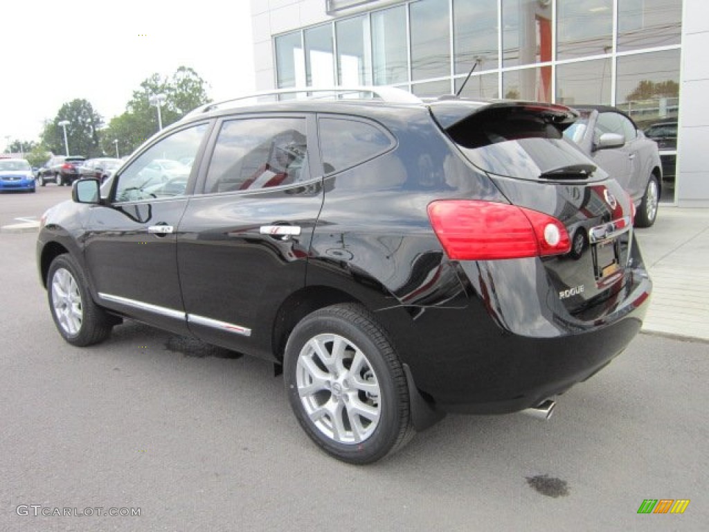2011 Rogue SL AWD - Wicked Black / Black photo #8