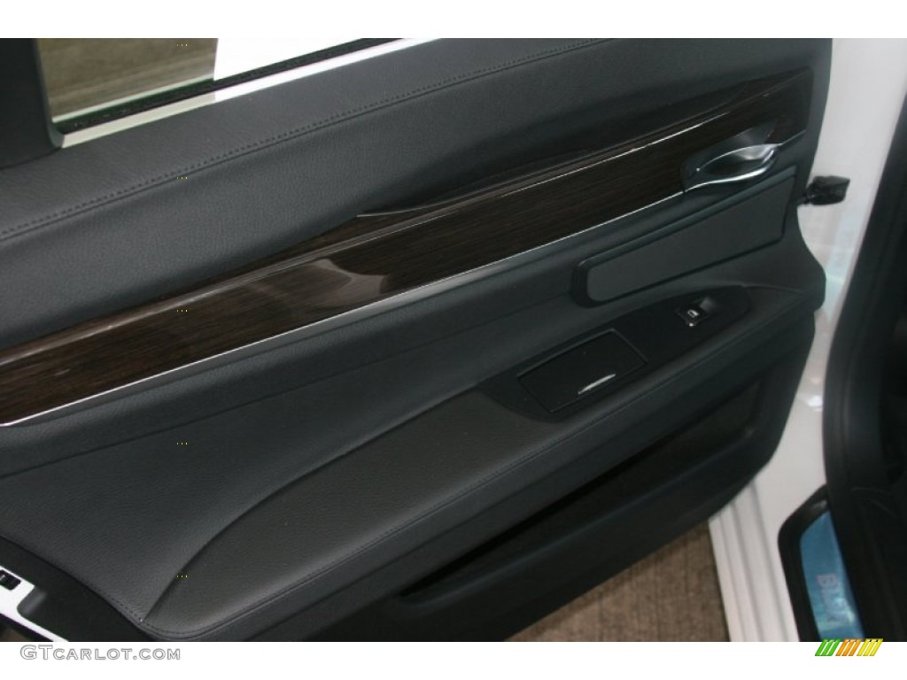 2012 7 Series 740i Sedan - Mineral White Metallic / Black photo #15