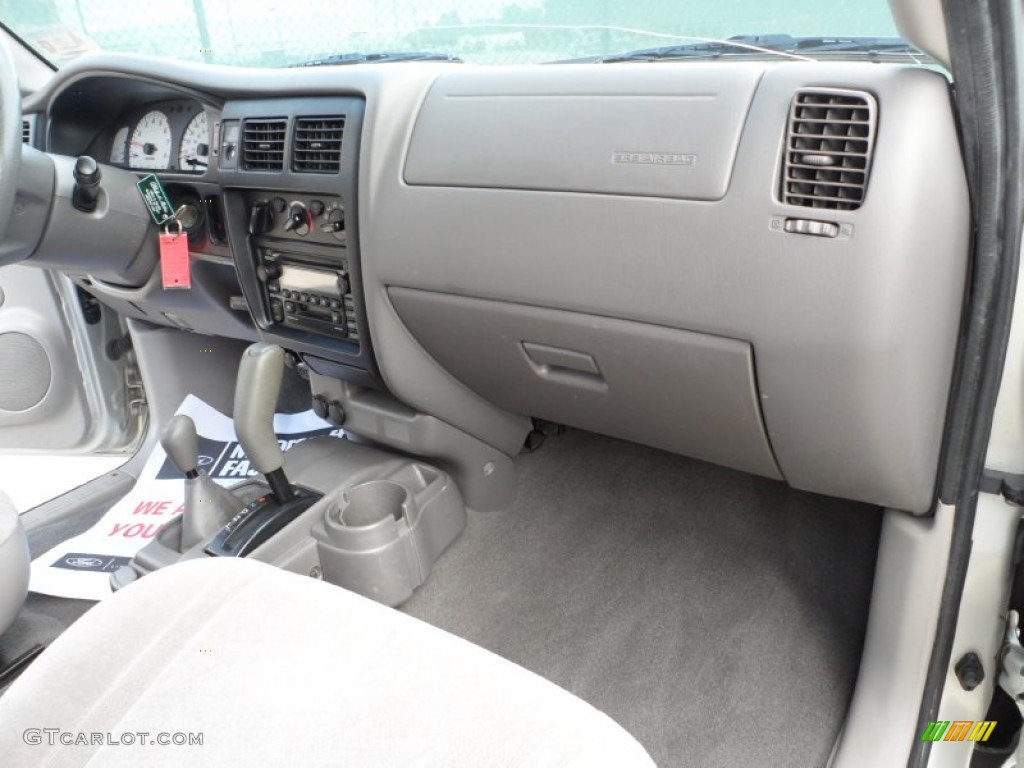 2001 Tacoma V6 Xtracab 4x4 - Lunar Mist Silver Metallic / Charcoal photo #29