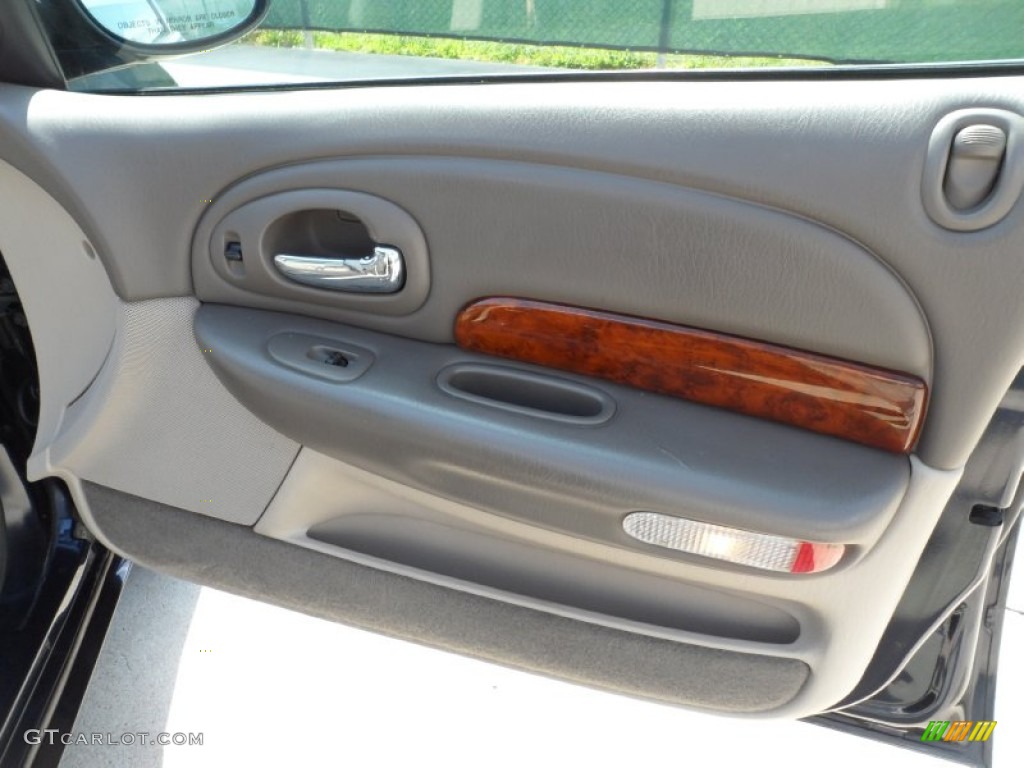 2002 Chrysler Concorde Limited Light Taupe Door Panel Photo #51097331