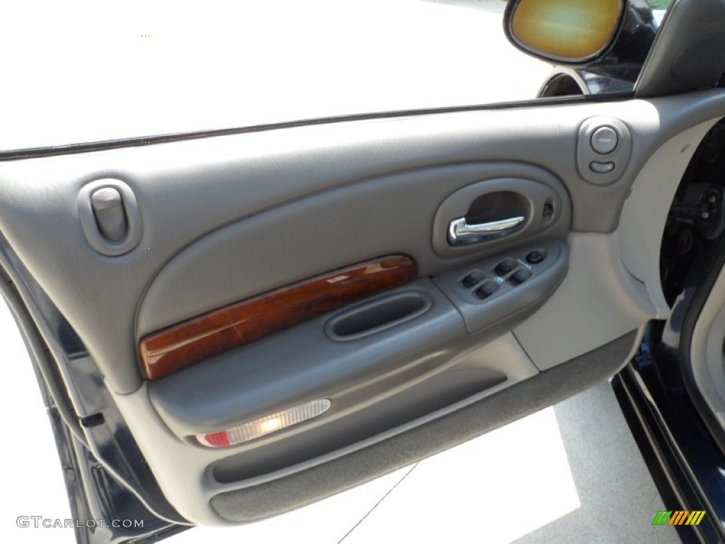 2002 Chrysler Concorde Limited Light Taupe Door Panel Photo #51097439