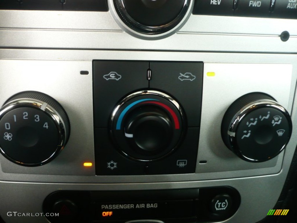 2011 Chevrolet Malibu LT Controls Photo #51097610