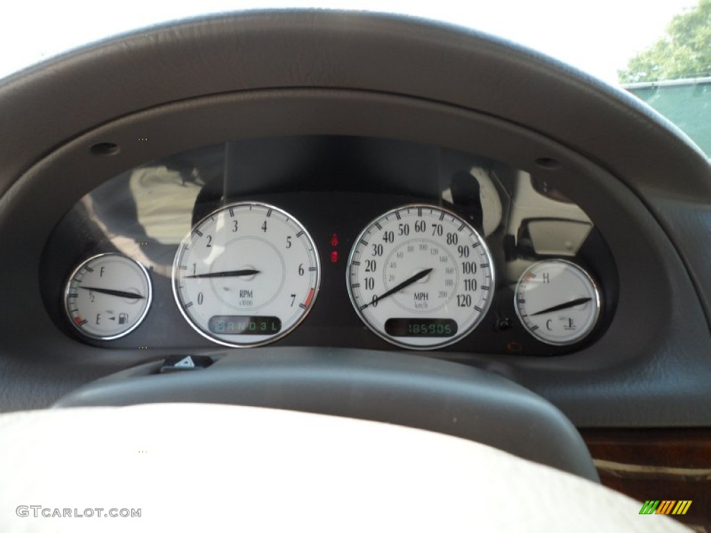 2002 Chrysler Concorde Limited Gauges Photo #51097619