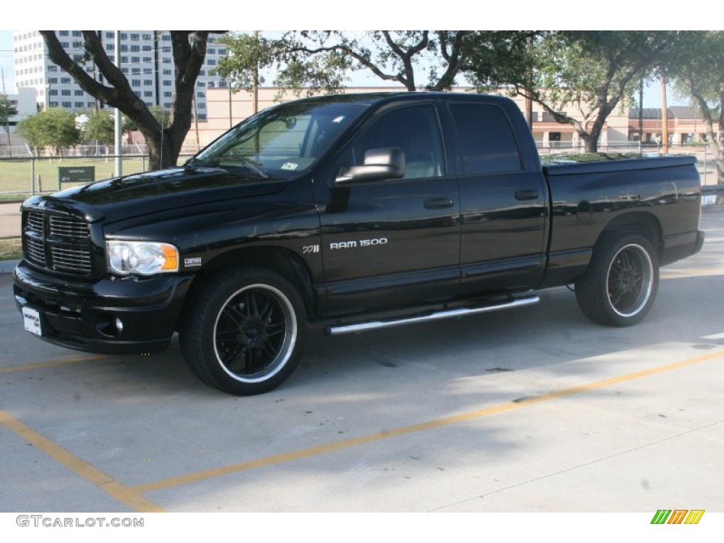 2004 Ram 1500 Laramie Quad Cab - Black / Dark Slate Gray photo #11