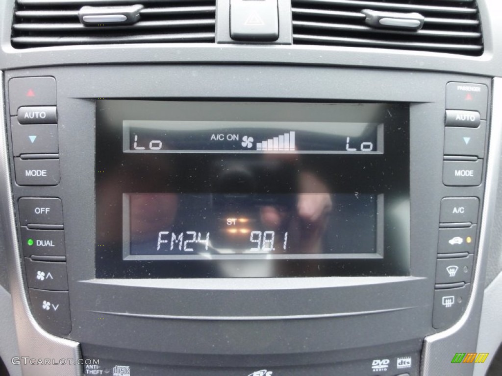 2005 Acura TL 3.2 Controls Photo #51099344