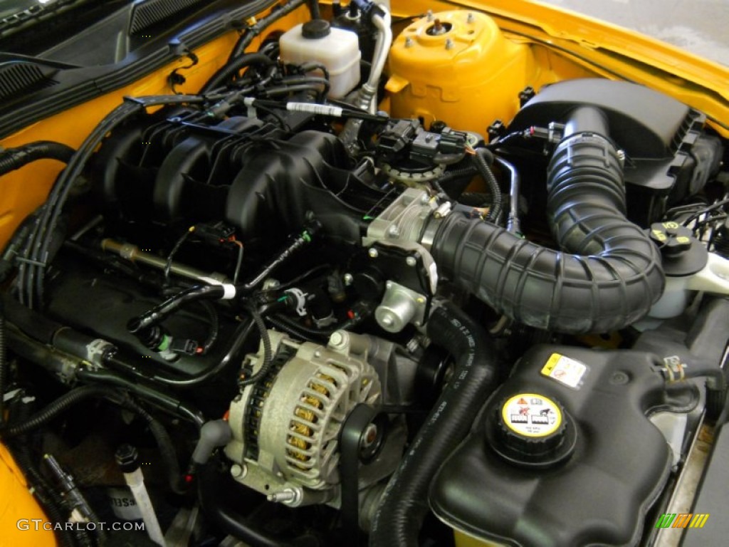 2007 Mustang V6 Deluxe Coupe - Grabber Orange / Dark Charcoal photo #15