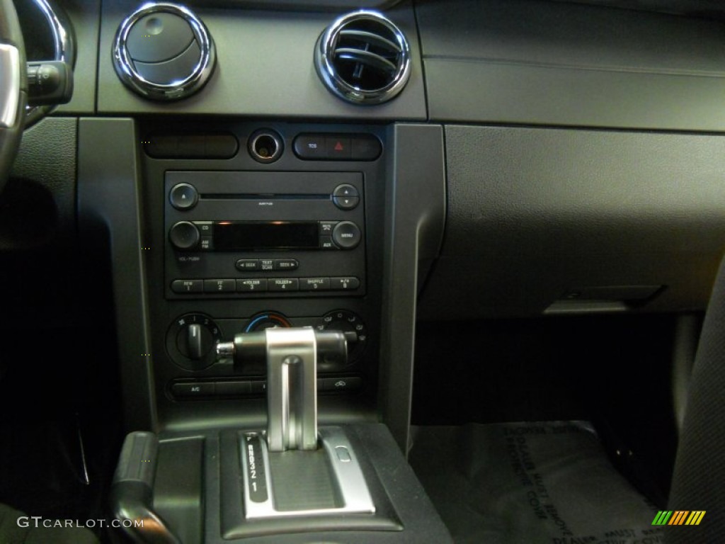 2007 Mustang V6 Deluxe Coupe - Grabber Orange / Dark Charcoal photo #25