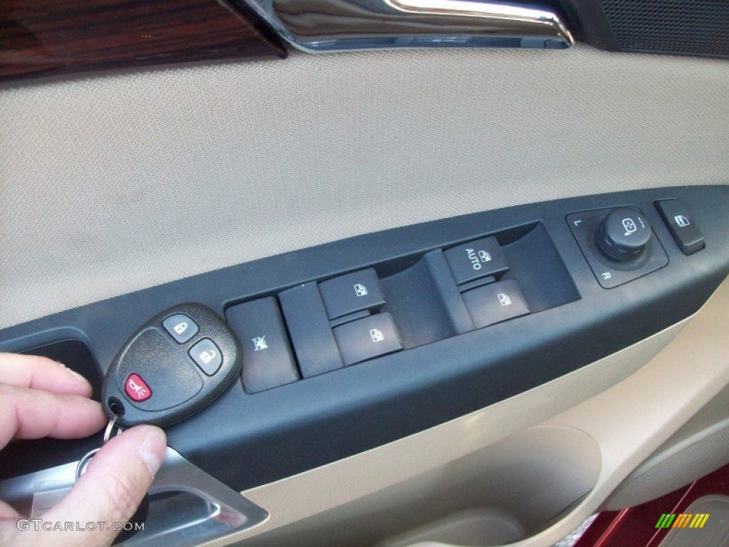 2010 VUE XR V6 - Crystal Red Tintcoat / Tan photo #6