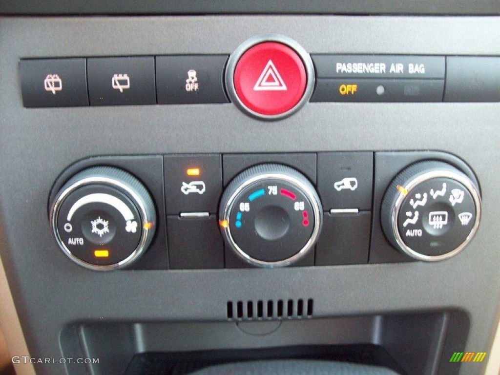 2010 VUE XR V6 - Crystal Red Tintcoat / Tan photo #26