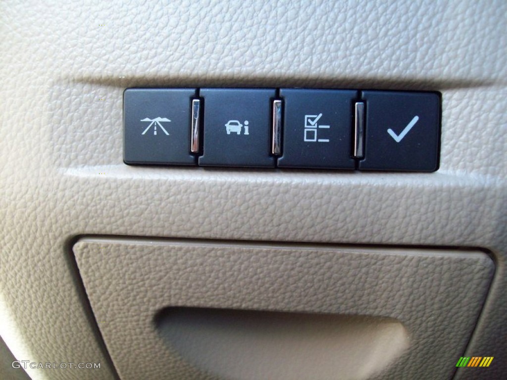 2010 VUE XR V6 - Crystal Red Tintcoat / Tan photo #27