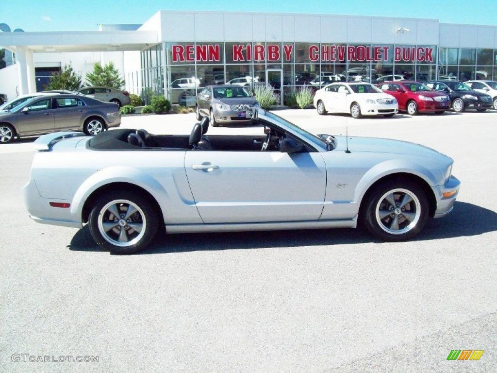 2006 Mustang GT Premium Convertible - Satin Silver Metallic / Dark Charcoal photo #3