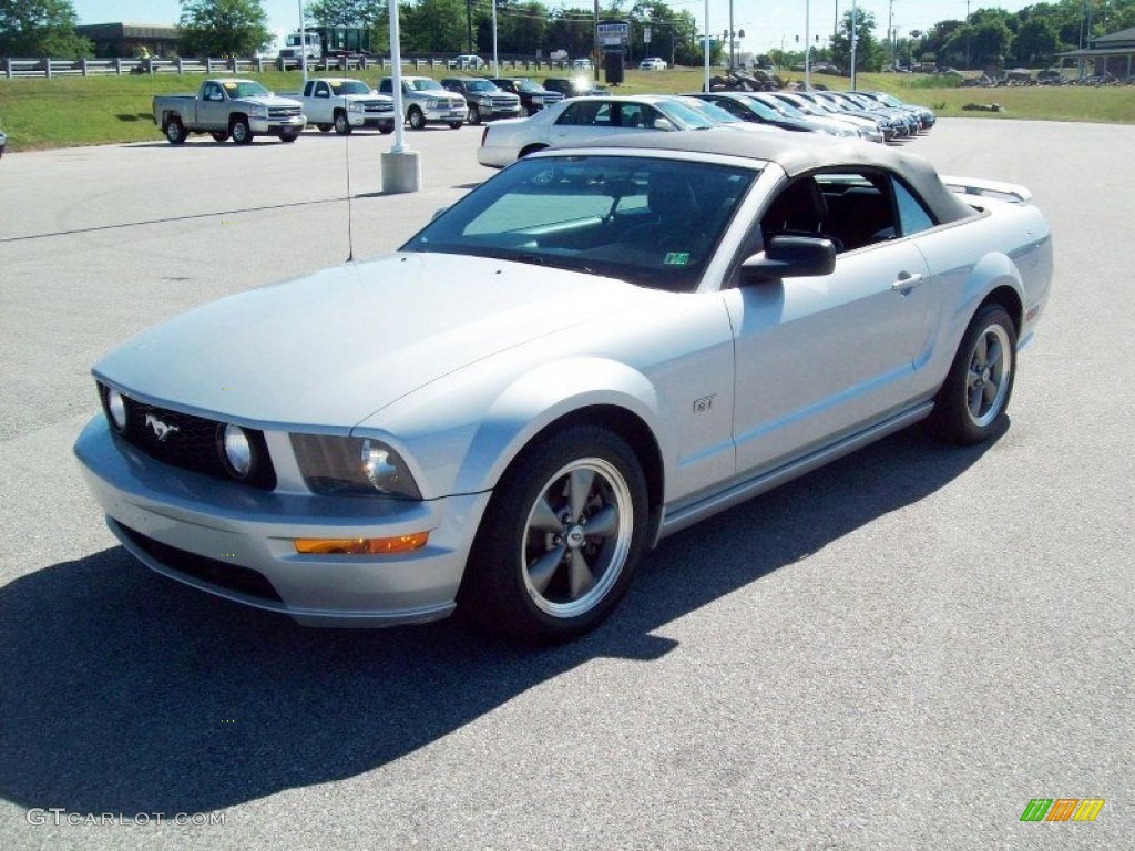 2006 Mustang GT Premium Convertible - Satin Silver Metallic / Dark Charcoal photo #27