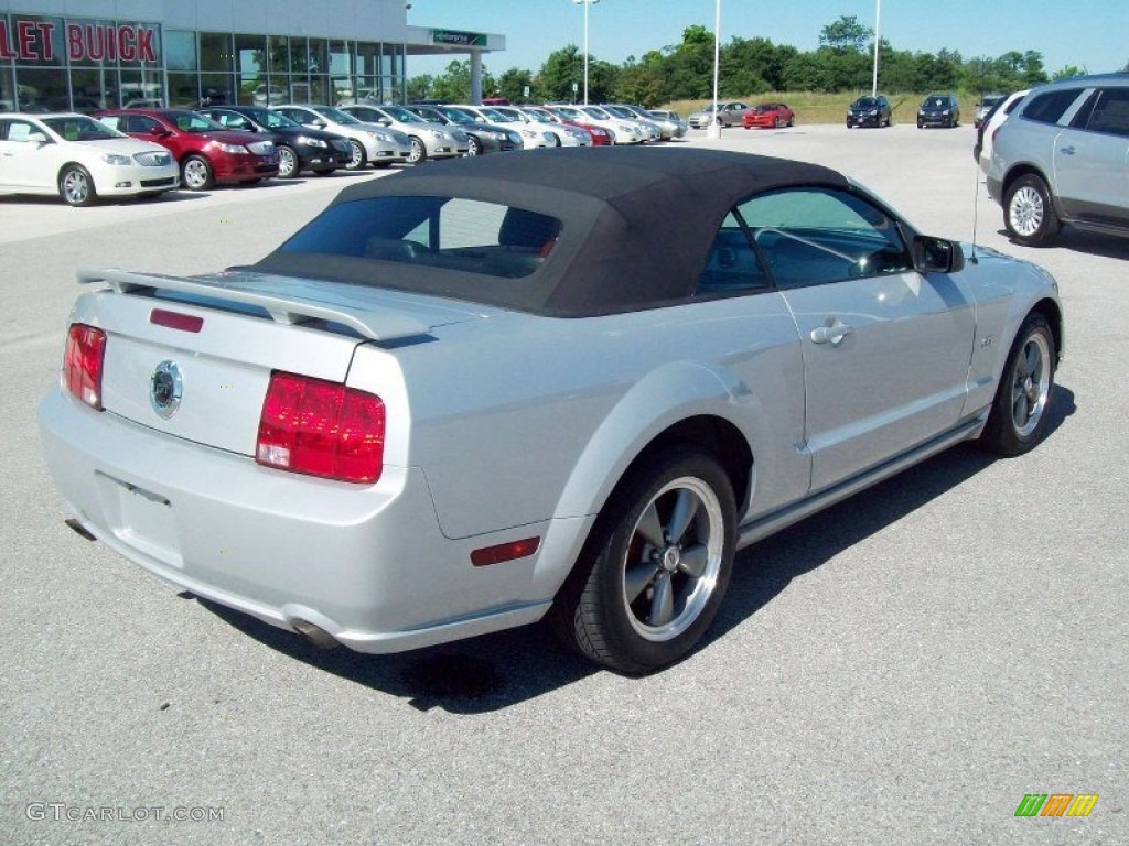2006 Mustang GT Premium Convertible - Satin Silver Metallic / Dark Charcoal photo #28