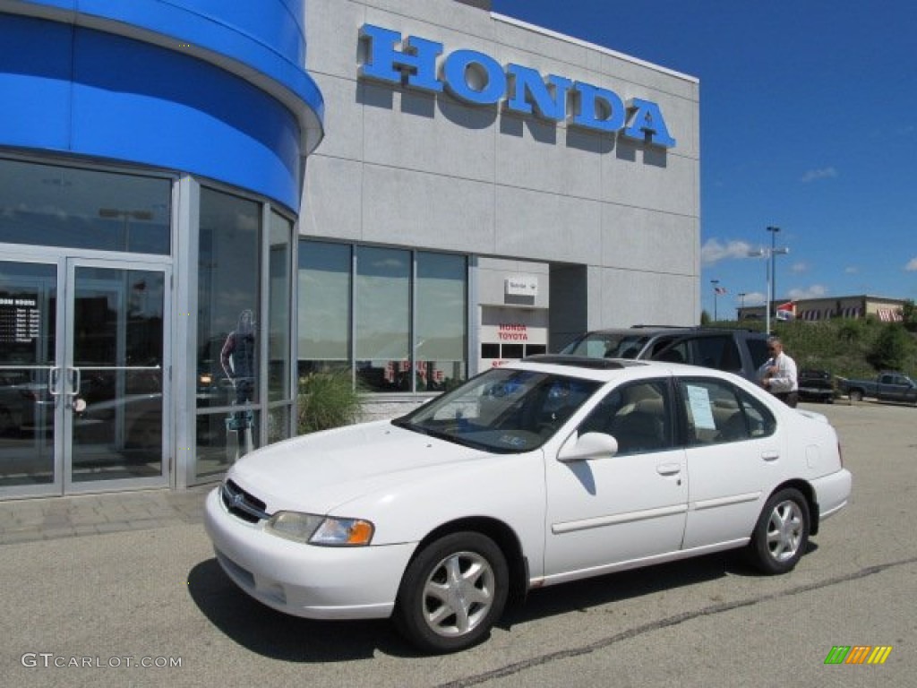 1999 Altima GLE - Cloud White / Blond photo #1