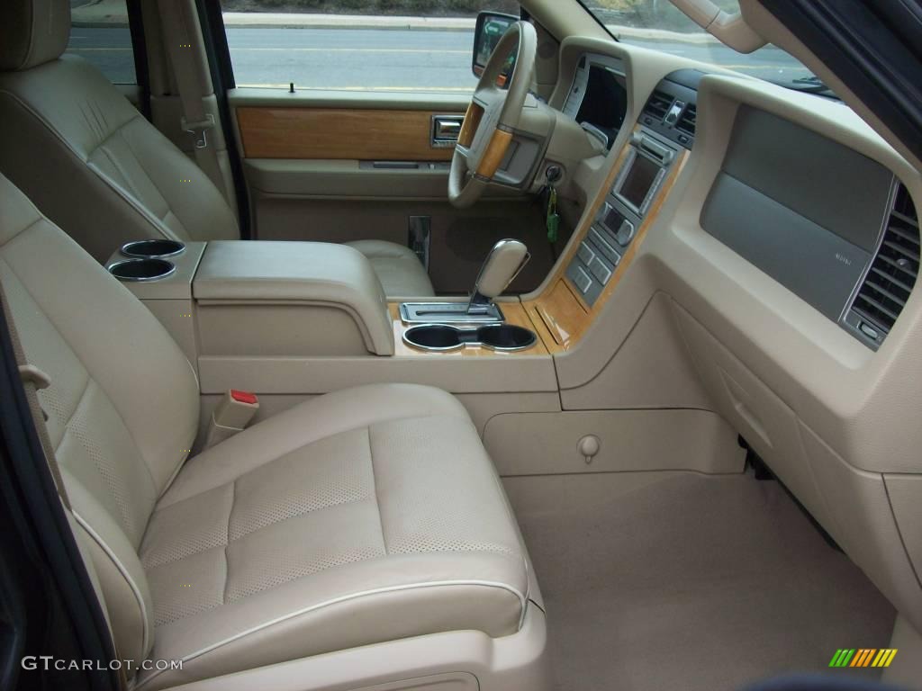 2007 Navigator Ultimate 4x4 - Alloy Metallic / Camel photo #26