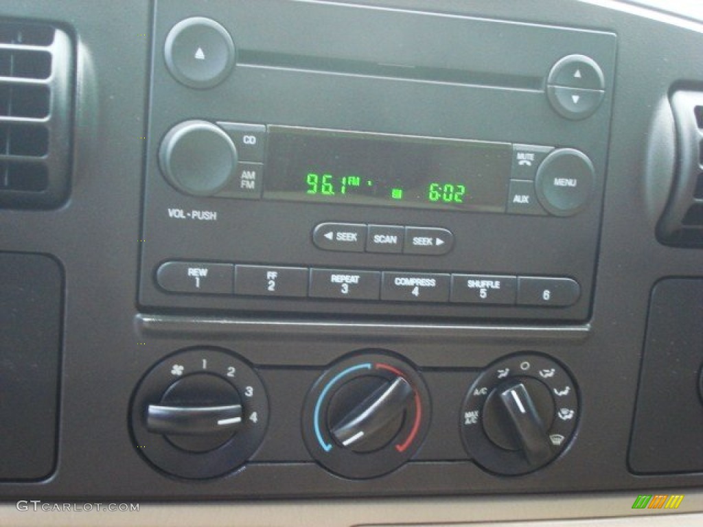 2007 F350 Super Duty XLT Crew Cab 4x4 - Arizona Beige Metallic / Tan photo #14