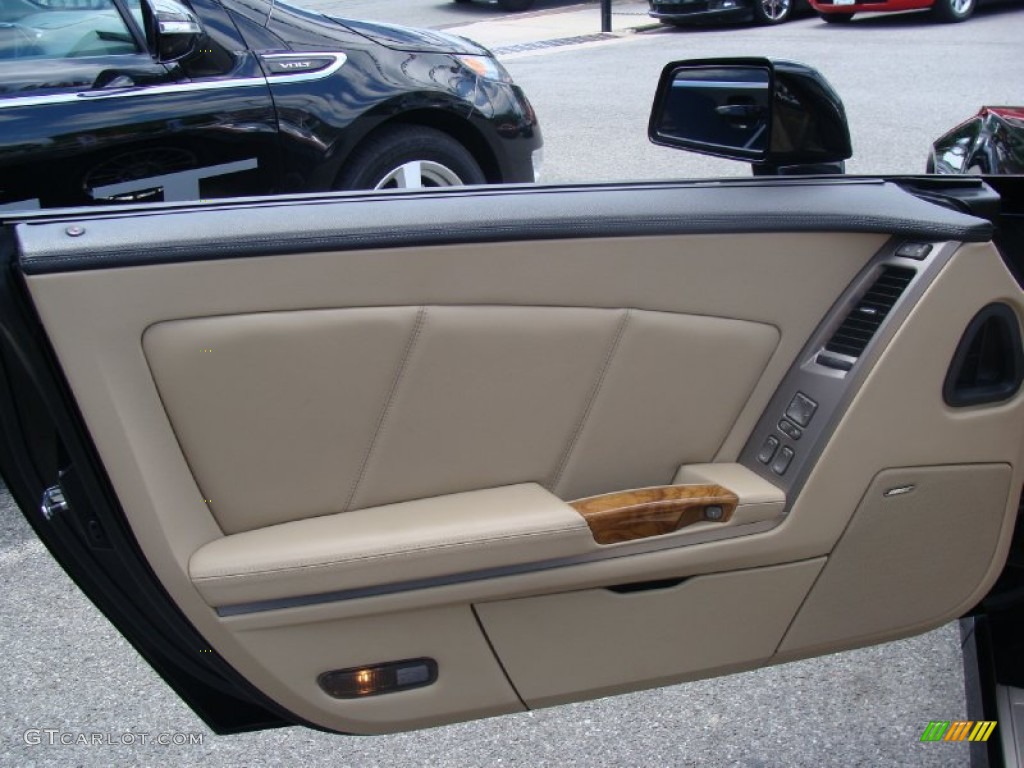 2008 Cadillac XLR Roadster Cashmere/Ebony Door Panel Photo #51109469