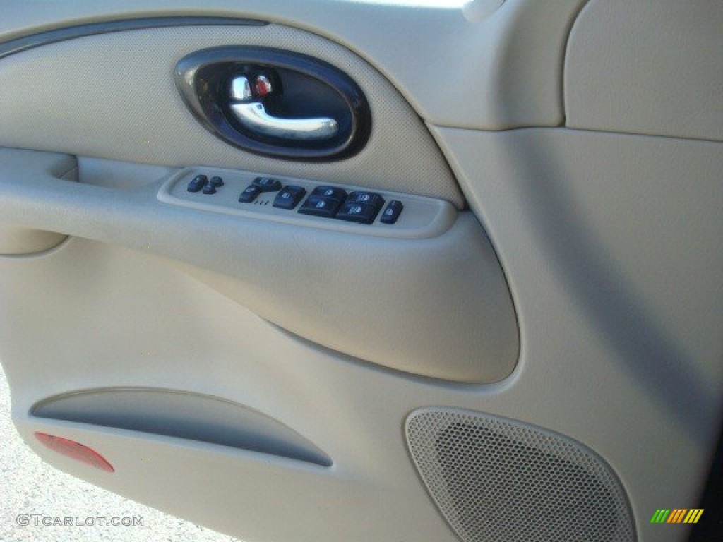 2004 Rainier CXL AWD - Indigo Blue Metallic / Light Cashmere photo #17