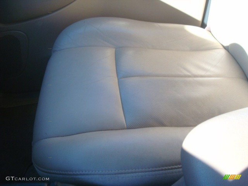 2004 Rainier CXL AWD - Indigo Blue Metallic / Light Cashmere photo #20