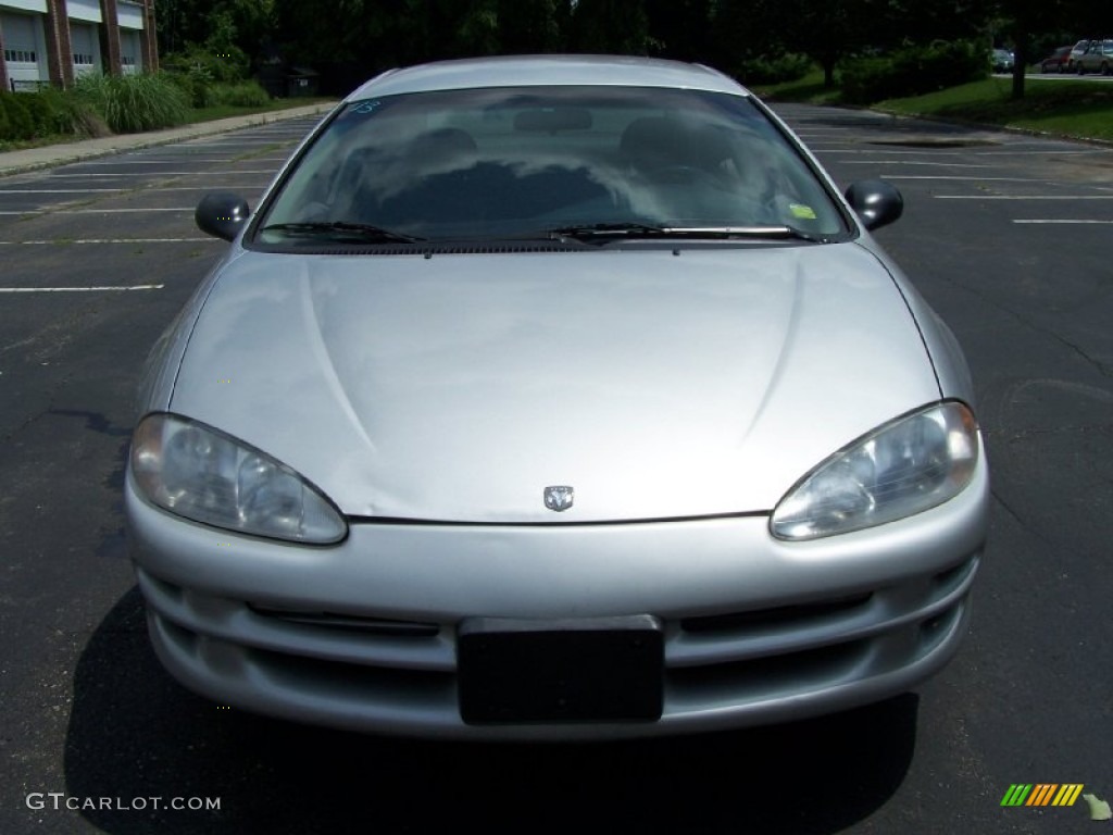 2000 Intrepid  - Bright Silver Metallic / Agate photo #2