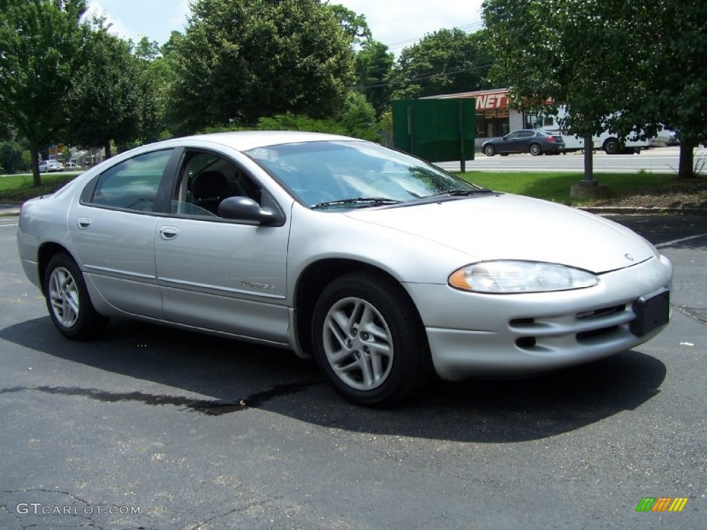 Bright Silver Metallic 2000 Dodge Intrepid Standard Intrepid Model Exterior Photo #51112325