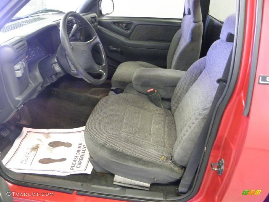 1996 S10 LS Regular Cab - Apple Red / Graphite photo #8