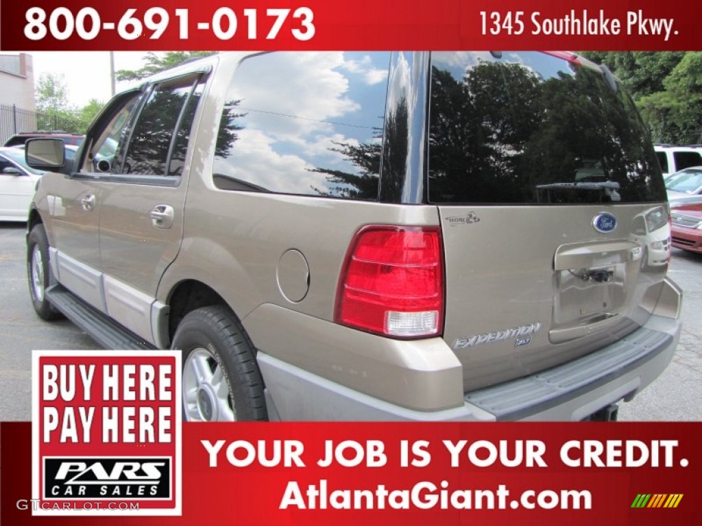 2003 Expedition XLT - Arizona Beige Metallic / Medium Parchment photo #2