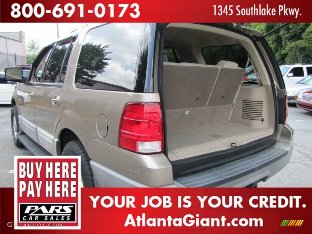 2003 Expedition XLT - Arizona Beige Metallic / Medium Parchment photo #9