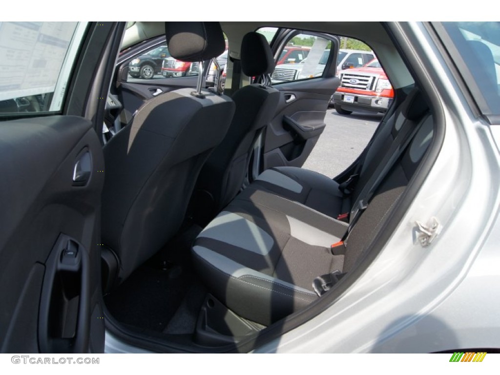 2012 Focus SE Sport Sedan - Ingot Silver Metallic / Two-Tone Sport photo #10