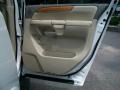 Tuscan Pearl White - QX 56 4WD Photo No. 23