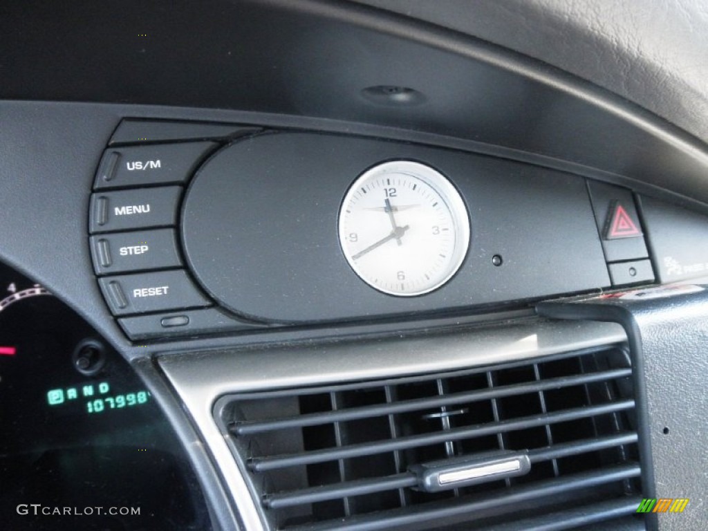 2007 Chrysler Pacifica AWD Controls Photos