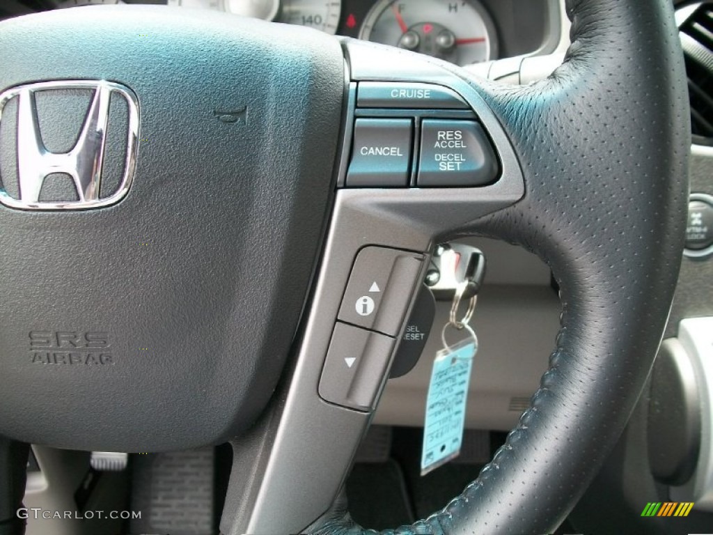 2011 Honda Pilot EX-L 4WD Controls Photo #51125106