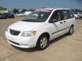 Front 3/4 View of 2001 MPV DX