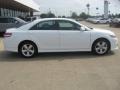 Super White - Camry SE Photo No. 8