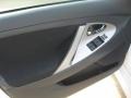 Super White - Camry SE Photo No. 12
