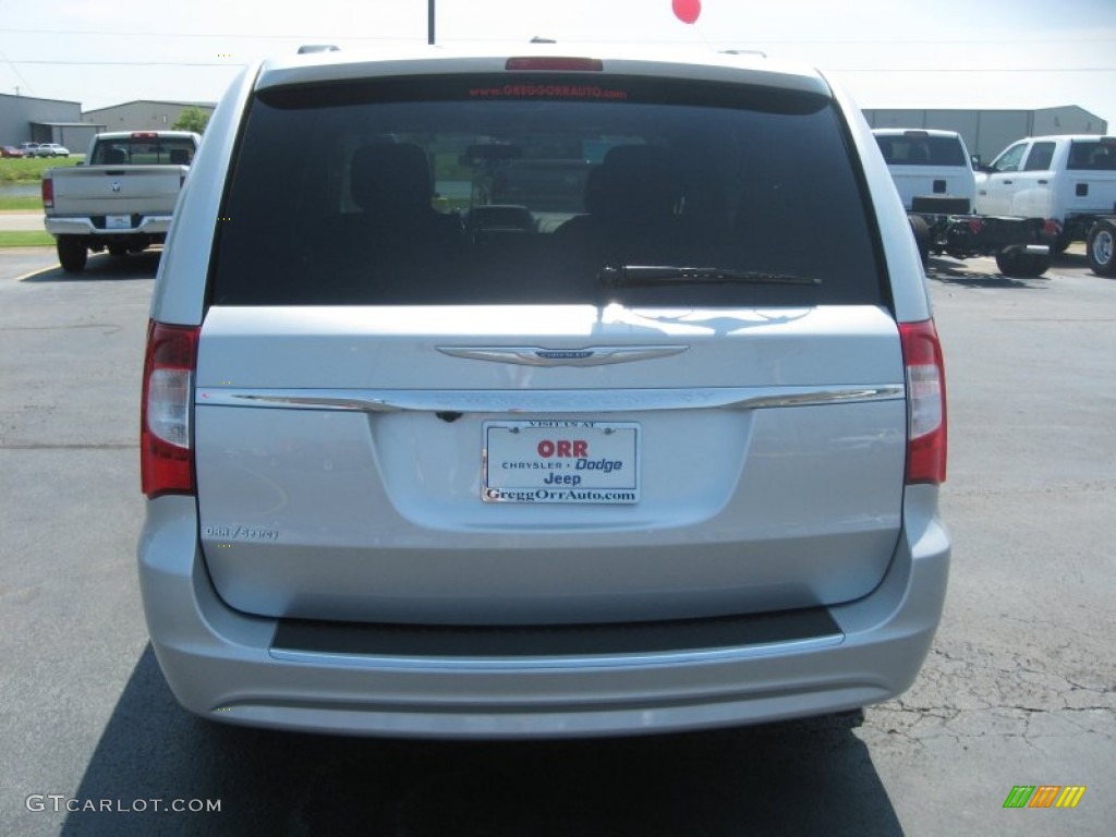 2011 Town & Country Touring - Bright Silver Metallic / Black/Light Graystone photo #6