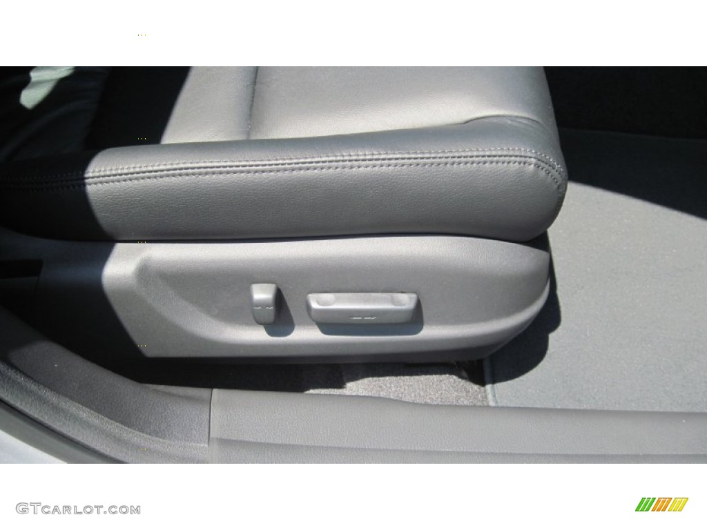 2011 Accord EX-L V6 Sedan - Alabaster Silver Metallic / Gray photo #21