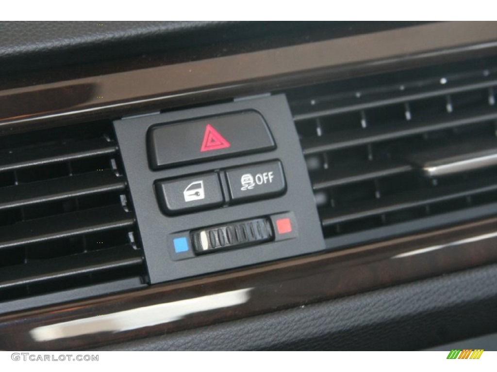 2011 3 Series 328i Sedan - Deep Sea Blue Metallic / Oyster/Black Dakota Leather photo #19