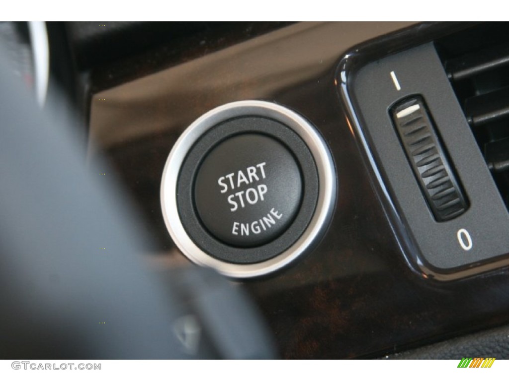2011 3 Series 328i Sedan - Deep Sea Blue Metallic / Oyster/Black Dakota Leather photo #22