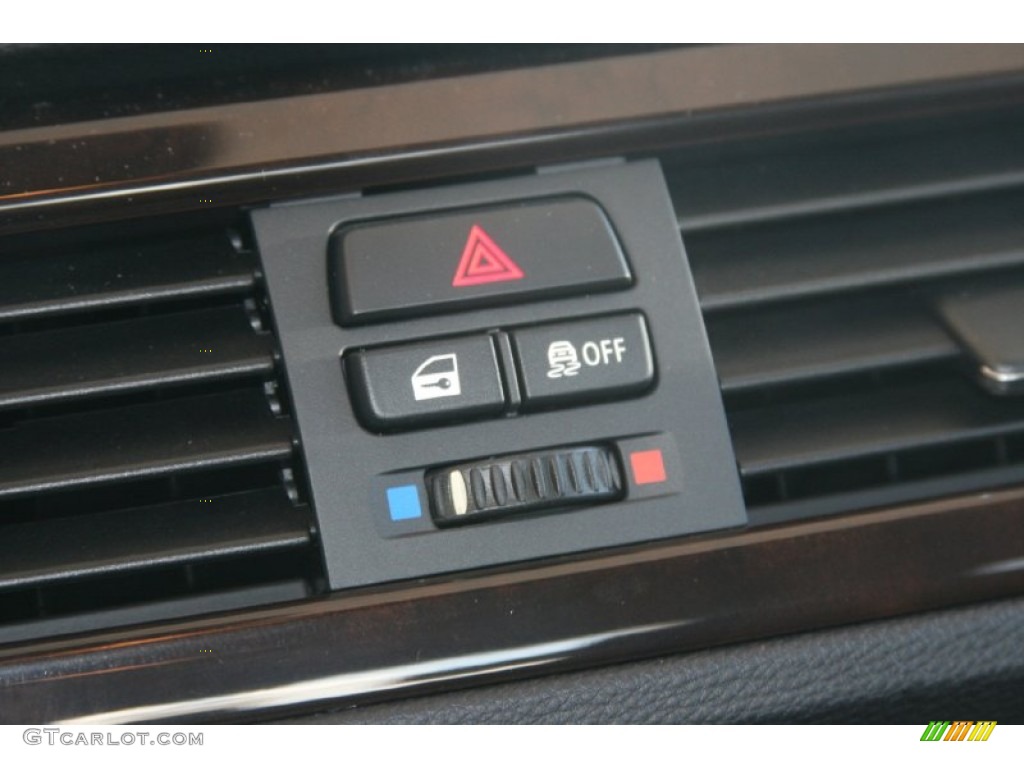 2011 3 Series 328i Sedan - Deep Sea Blue Metallic / Black Dakota Leather photo #19