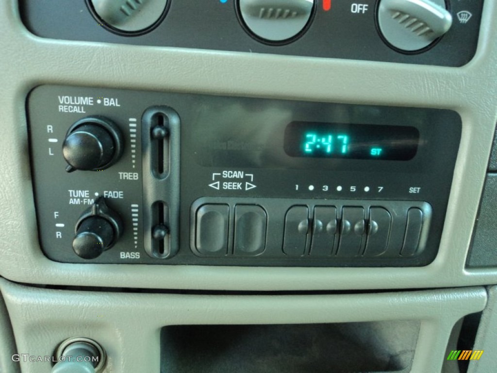 2002 Chevrolet Astro AWD Commercial Van Controls Photo #51142250