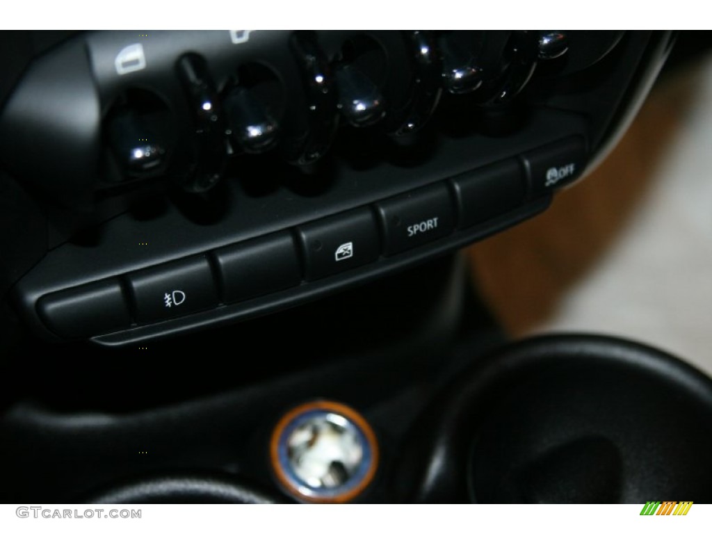 2011 Cooper S Countryman - Light White / Carbon Black photo #19