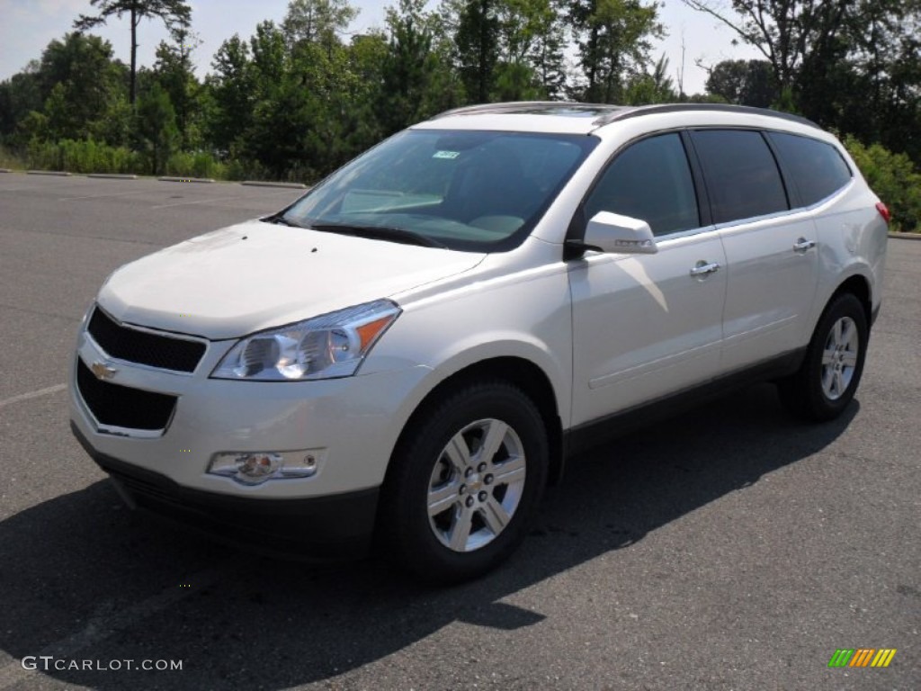 White Diamond Tricoat Chevrolet Traverse