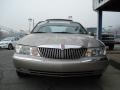 2001 Light Parchment Gold Metallic Lincoln Continental   photo #3