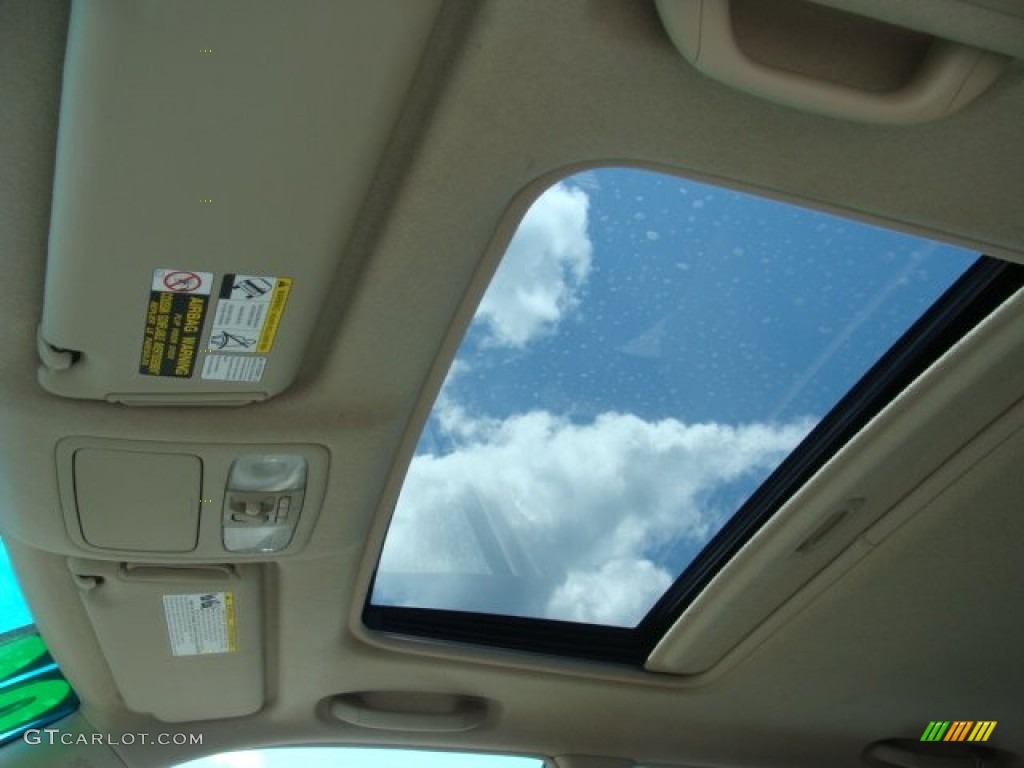 2004 Highlander V6 4WD - Super White / Ivory photo #8