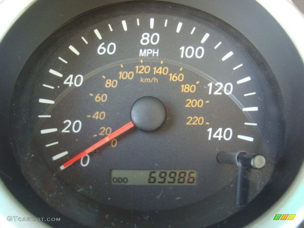 2004 Highlander V6 4WD - Super White / Ivory photo #10