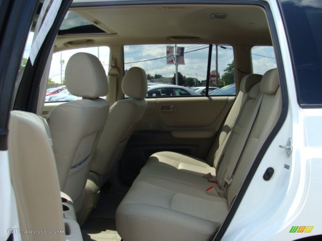 2004 Highlander V6 4WD - Super White / Ivory photo #13