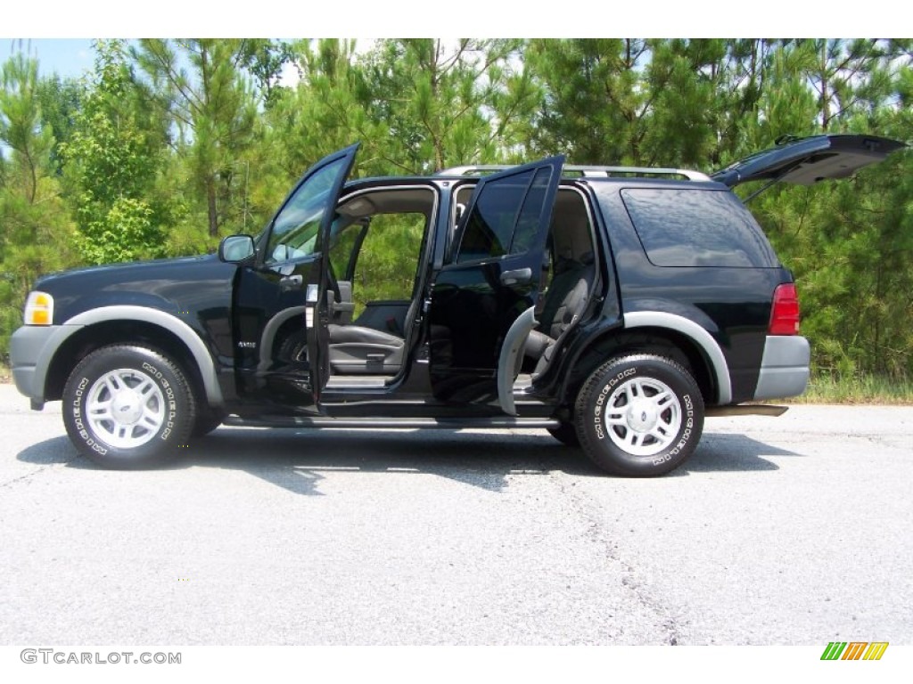 2002 Explorer XLS - Black Clearcoat / Graphite photo #10